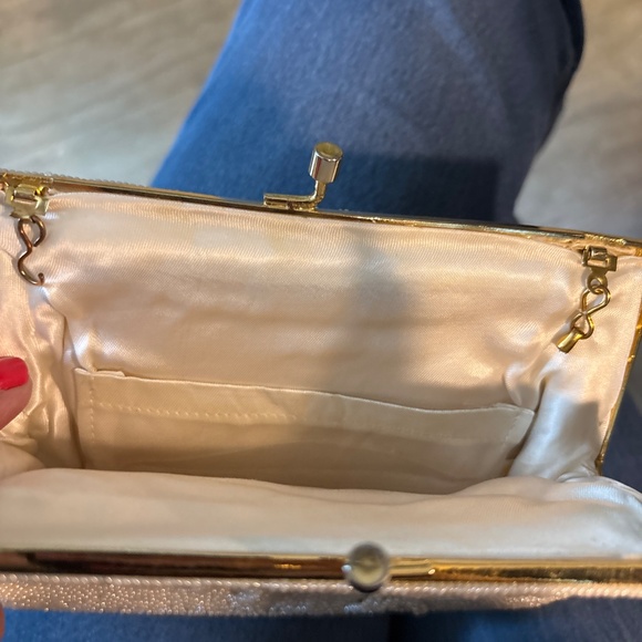 Assortment Of 4 Elegant Vintage Beaded Handbags - Picture 6 of 6